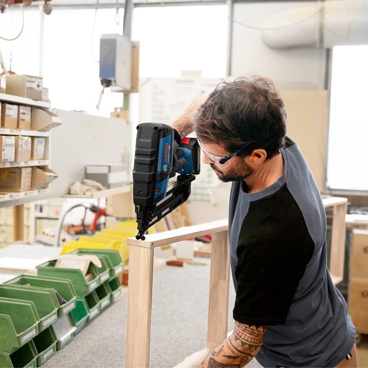 Actual product image Bosch Professional GNH 18V-64 Cordless nailer 0601481102