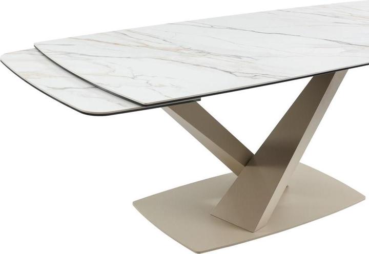 Pascal Morabito Malata (260 x 90 x 76 cm)