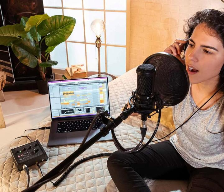 Actual product image IK Multimedia Axe I/O One (USB)