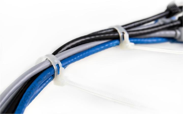 Actual product image StarTech 15cm(6") Reusable Cable Ties, 7mm(1/4") wide, 35mm(1-3/8") Bundle Dia. 22kg(50lb (Plastic cable ties, 150 mm, 100 pcs.)