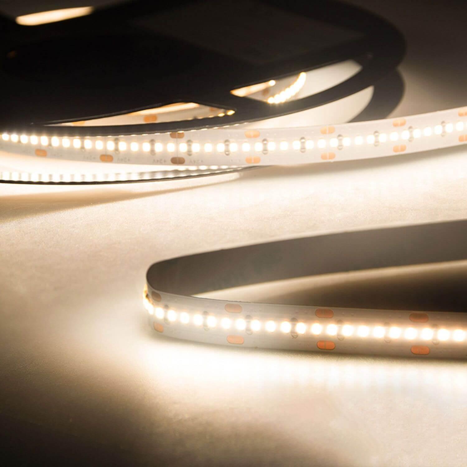 Isoled, LED Streifen, LED-Streifen und Profile (Warmweiss, 2000 cm, Indoor)