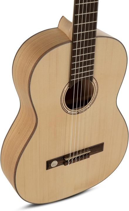 Actual product image Gewa Pro Natura Gold Classical Guitar, Solid Cherry, European Crafted (Classical guitar, Body: cherry wood, Bridge: Acacia, Neck: Maple, Top: Spruce)