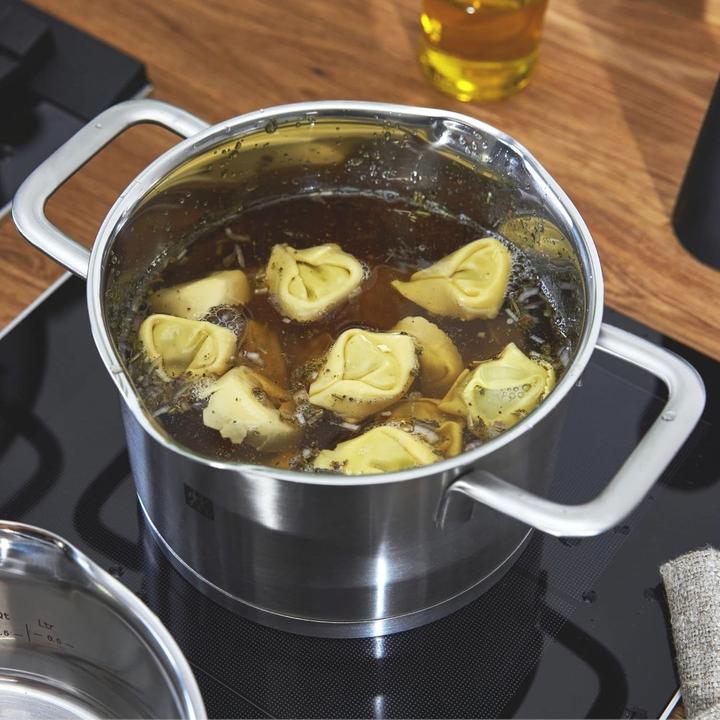 Image du produit Zwilling TrueFlow set de casseroles | 4 pcs. (20 cm, Ensemble de casseroles et de poêles de cuisson, Acier inoxydable)