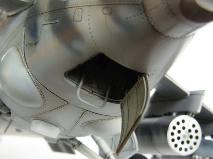 Actual product image Trumpeter Mil Mi-24 V Hind-E