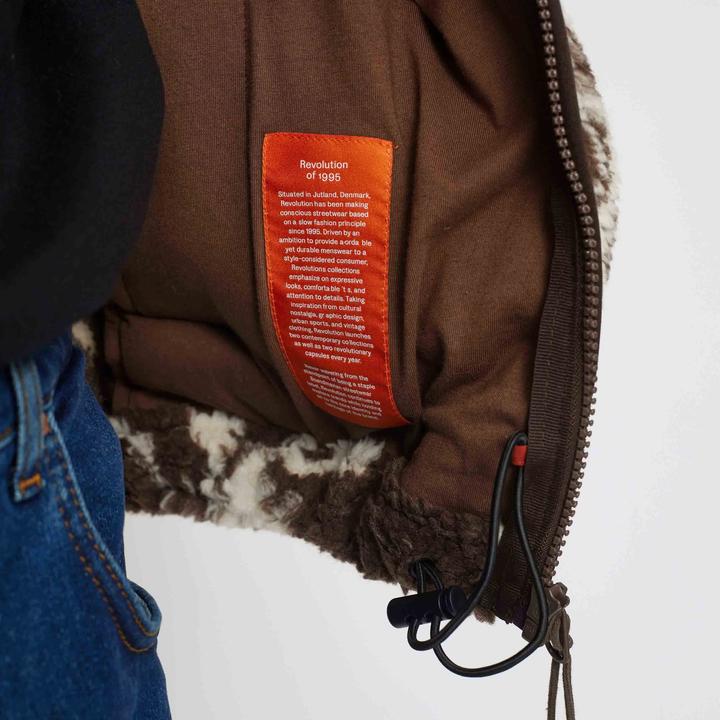 Actual product image Revolution Printed (L)