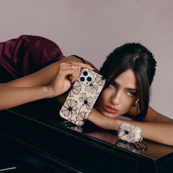 Produktbild Burga Tough Case Samsung Galaxy S25 - Barely Yours (Samsung Galaxy S25)