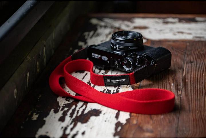 Actual product image Artisan & Artist ACAM-102A Red (1009860770) (Neck belt)