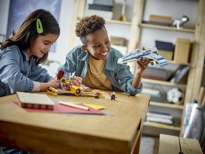 Produktbild LEGO New Republic E-Wing vs. Shin Hatis Starfighter (75364, LEGO Star Wars)