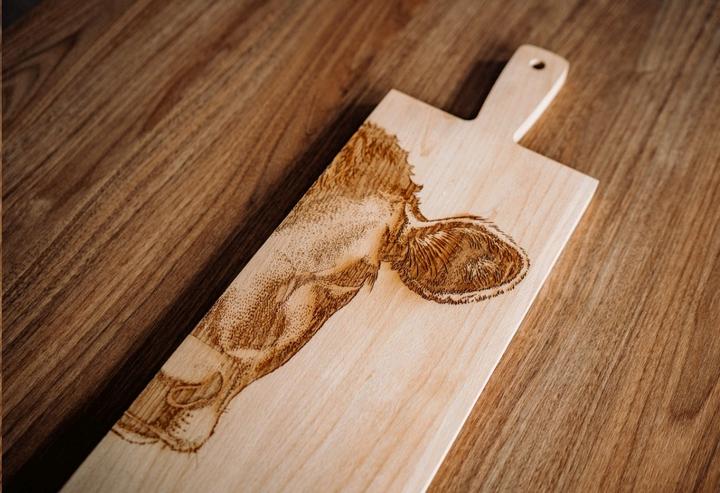 Produktbild Kadastar Holz-Servierbrett "Kuh Zoom" lang