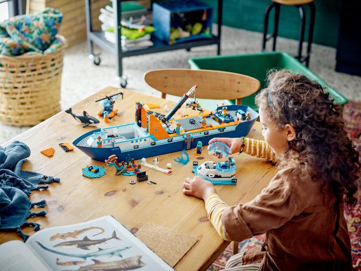 Image du produit LEGO Navire de recherche sur l'Arctique (60368, LEGO City)
