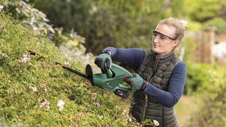 Produktbild Bosch Home & Garden EasyHedgeCut 18V-52-13 (Akkubetrieb)
