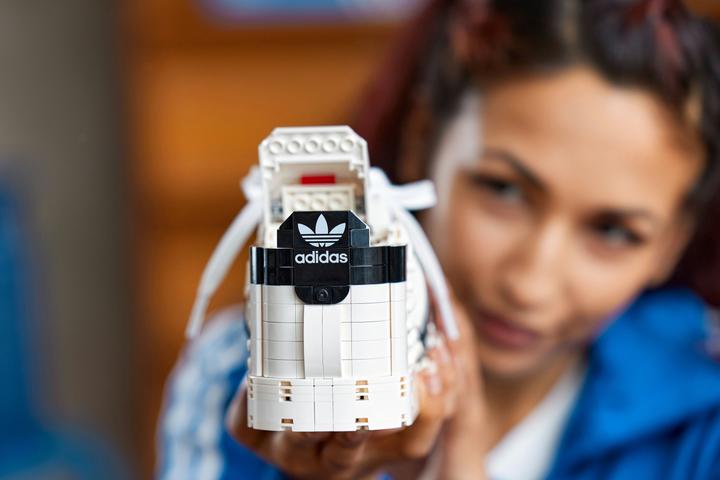 Produktbild LEGO Adidas Originals Superstar (10282, LEGO Icons)