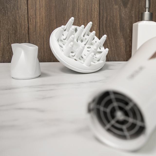 Produktbild Cecotec Bamba IoniCare 5200 Aura Ion Hair Dryer 2300W with Cold Air Function 2 Speeds and 3 Temperatures