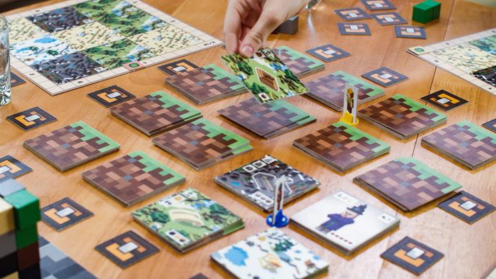 Actual product image Ravensburger - Minecraft Board Game (10826878) (English)