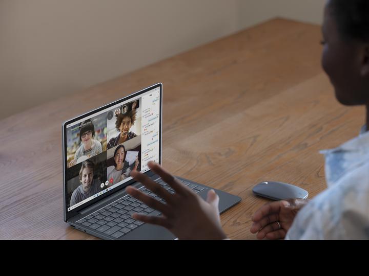 Image du produit Microsoft Surface Laptop Go (12.40", Intel Core i5-1035G1, 4 Go, 64 Go, DE)