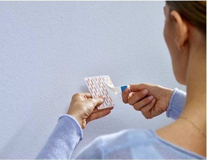 Produktbild tesa Klebeschraube für Tapete & Putz, höhenverstellbar