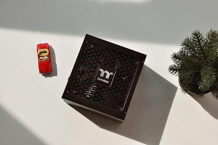 Actual product image Thermaltake ToughPower PF3 1200W Gen 5 Power Supply ATX 3.0 80+ Platinum PCle 5.0 (1200 W)