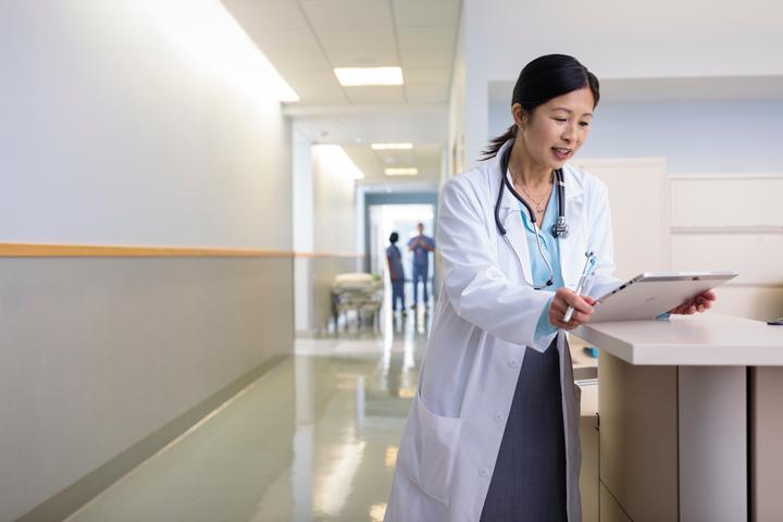 Actual product image HP Elite x2 1012 G2 - Tablet - with detachable keyboard - Core i5 7300U / 2.6 GHz - (12.30", 512 GB, 16 GB, Intel Core i5-7300U)