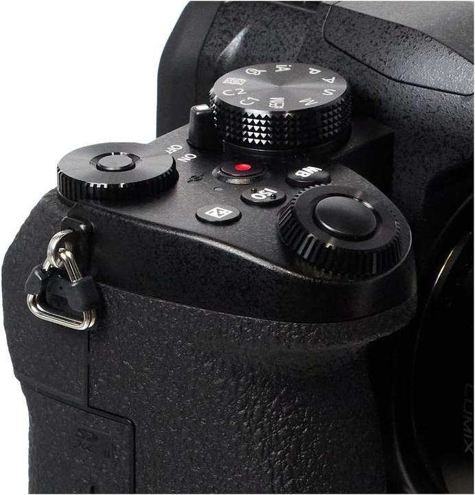 Productafbeelding Panasonic Lumix DC-G90 + 12-60mm f/3.5-5.6 - Zwart (12 - 60 mm, 20.30 Mpx, 4/3)