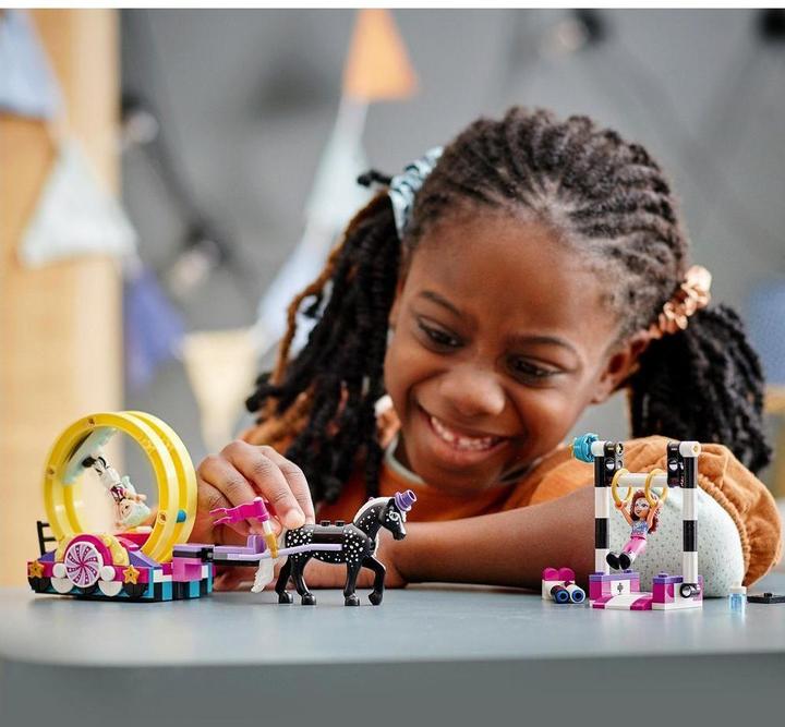 Actual product image LEGO Magic acrobatics show (41686, LEGO Friends)