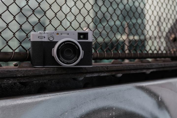 Immagine prodotto Fujifilm X100VI (23 mm, 40.20 Mpx, APS-C / DX)