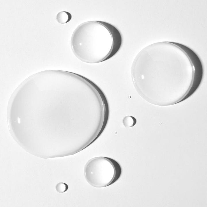 Actual product image Veralab Wonder Roll Face Serum Roll-On With Antioxidant Vitamin C 40 Milliliters (30 ml)