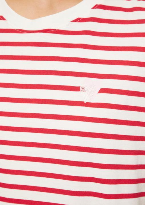 Produktbild S.Oliver T-Shirt Gestreiftes T-Shirt im Relaxed Fit mit Herz-Stickerei (34)