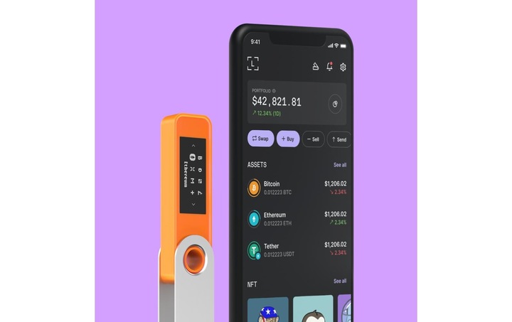 Immagine prodotto Ledger Nano S Plus - Arancione (Litecoin, Bitcoin, Dogecoin, Ethereum Classic, Dash)