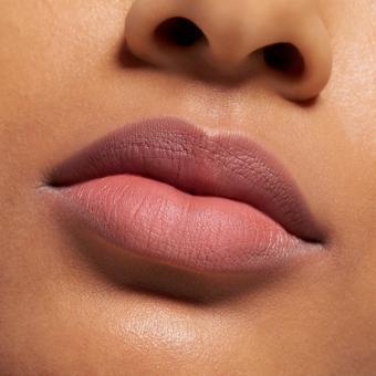 Produktbild essence BLUR soufflé matte lip cream (02 Spice Filter)