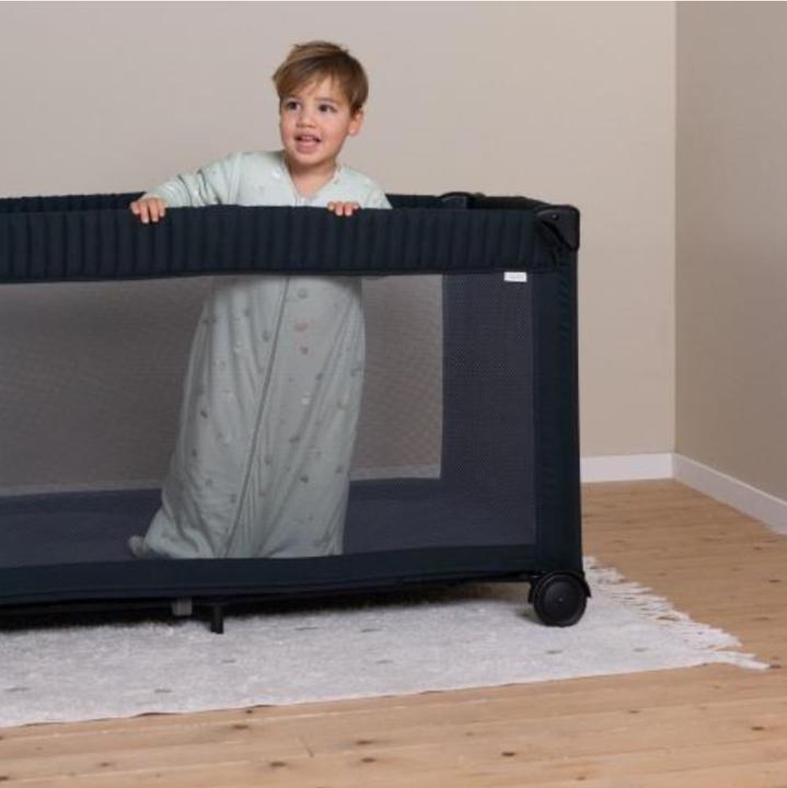 Actual product image Little Dutch Grey travel cot (60 x 120 cm)