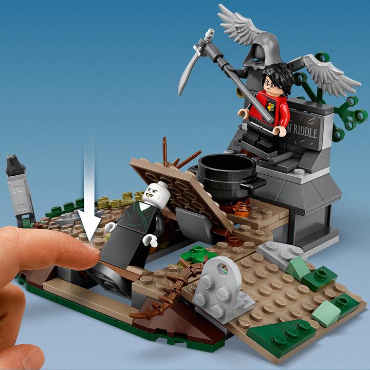 Actual product image LEGO Harry Potter: Duel at the cemetery (75965, LEGO Harry Potter)