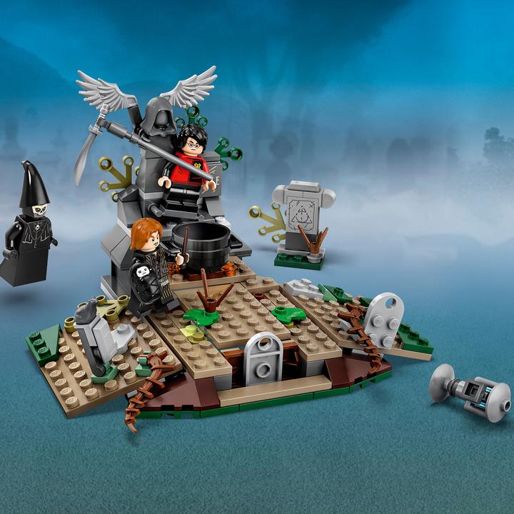 Actual product image LEGO Harry Potter: Duel at the cemetery (75965, LEGO Harry Potter)