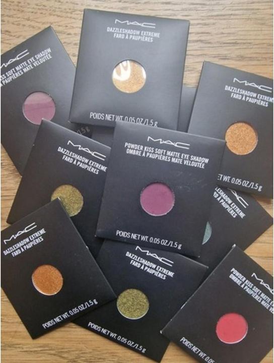 Actual product image MAC Cosmetics Dazzleshadow Extreme (Pro Palette Refill Plan) (Incinerated)