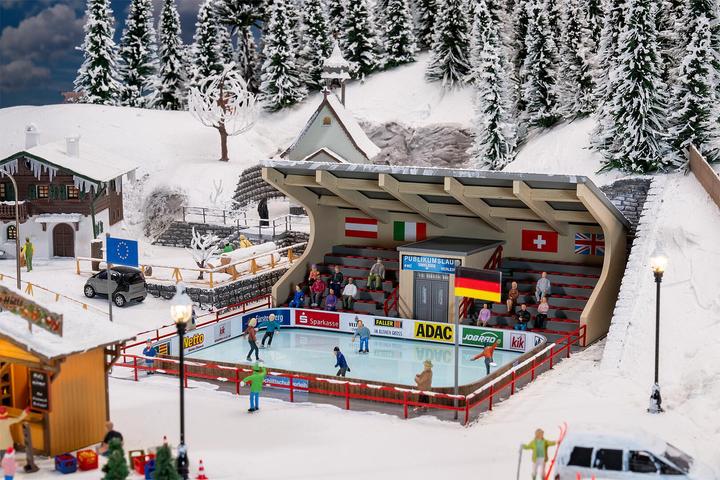 Actual product image Faller Artificial ice rink with moving figures