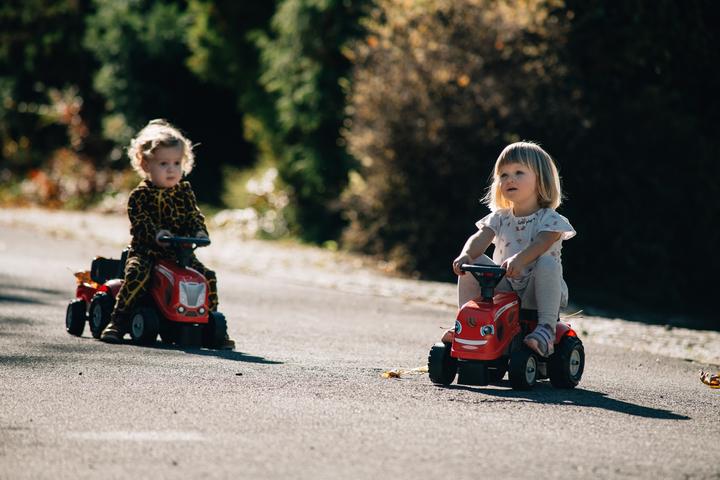 Actual product image Falk Toys Sliding vehicle pedal tractor with trailer