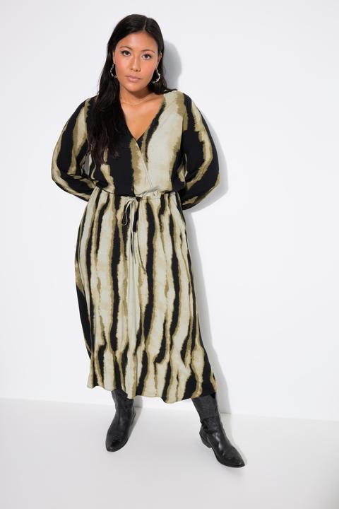 Image du produit Studio Untold Robe maxi à rayures batik. Coupe trapèze style cache-coeur (54)