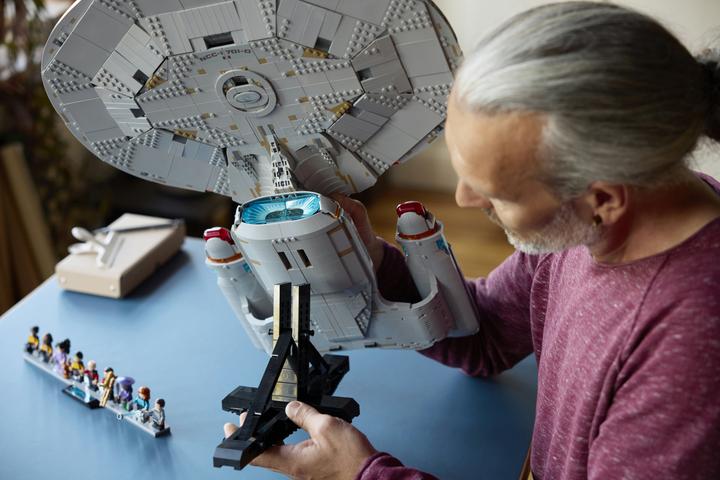 Productafbeelding LEGO Star Trek U.S.S. Enterprise NCC-1701-D (10356, LEGO Icons)