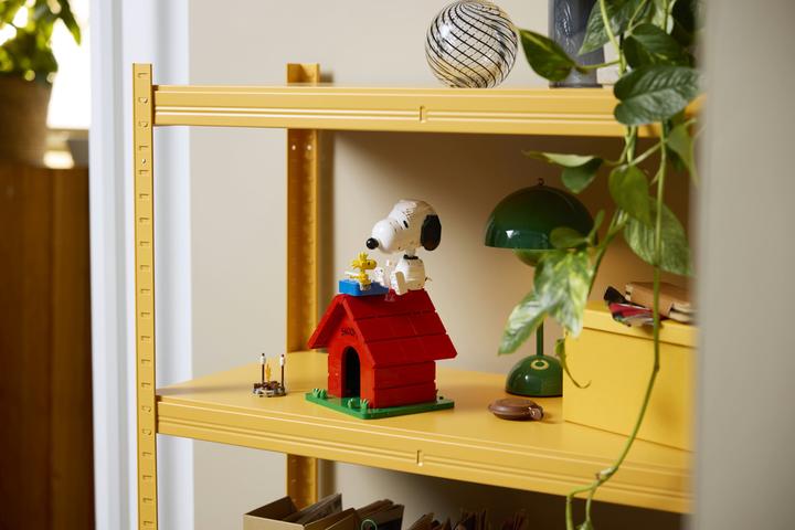 Produktbild LEGO Peanuts: Snoopys Hundehütte (21368, LEGO Ideas)