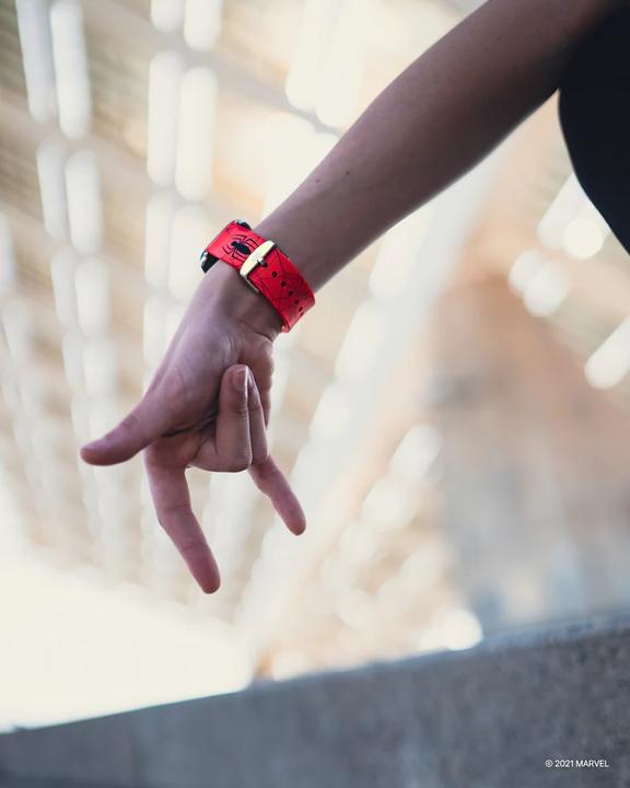 Actual product image Moby Fox Bracelet Smartwatch Spider-Man Logo 22 mm (22 mm, Stainless steel, Silicone)