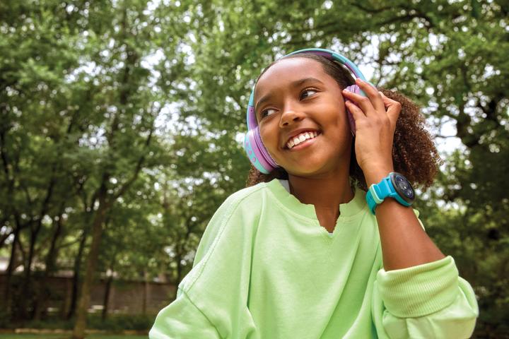 Actual product image Garmin Bounce 2 (43 mm, 4G)