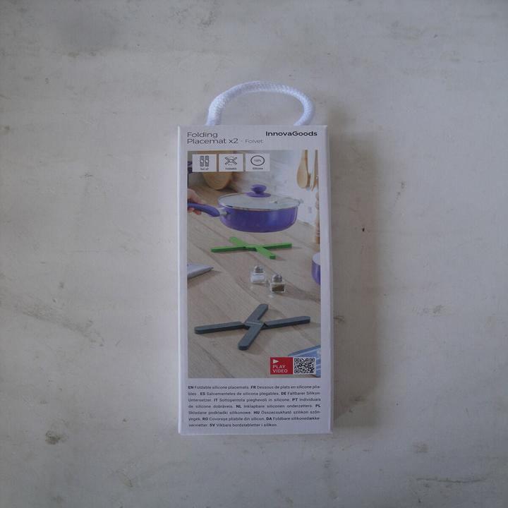 Produktbild InnovaGoods Klappbare Topfuntersetzer aus Silikon Folvet 2 Stück (2x, Pfannenuntersetzer)