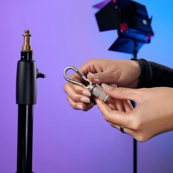 Actual product image RØDE thread adaptor