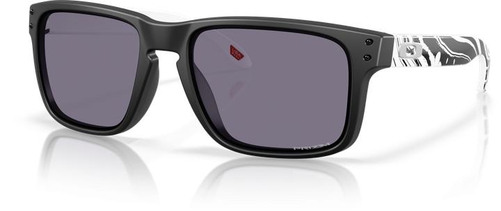 Oakley Holbrook