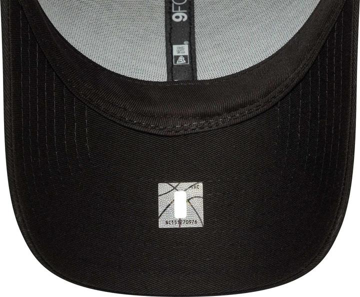 Actual product image New Era Chicago Bulls Trucker Cap 9forty