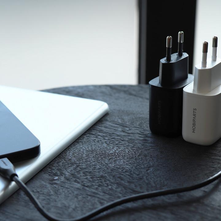 Produktbild Mobiparts Wall Charger Dual USB-C/USB-A with Lightning Cable White (20 W)