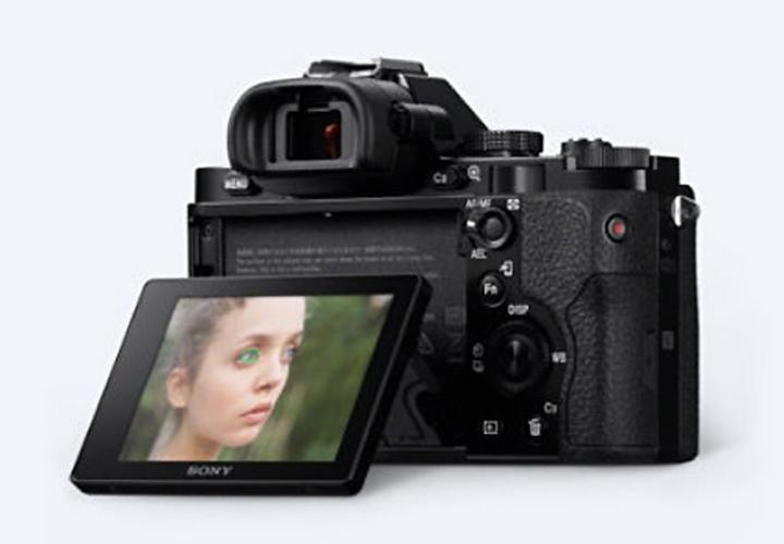 Produktbild Sony Alpha 7 Kit (28 - 70 mm, 24.30 Mpx, Vollformat)