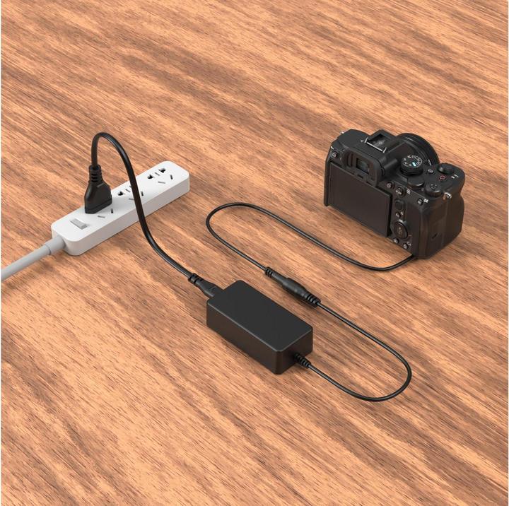 Immagine prodotto SmallRig Batteria fittizia NP-FZ100 con adattatore di alimentazione (Accumulatore di carica elettrica)