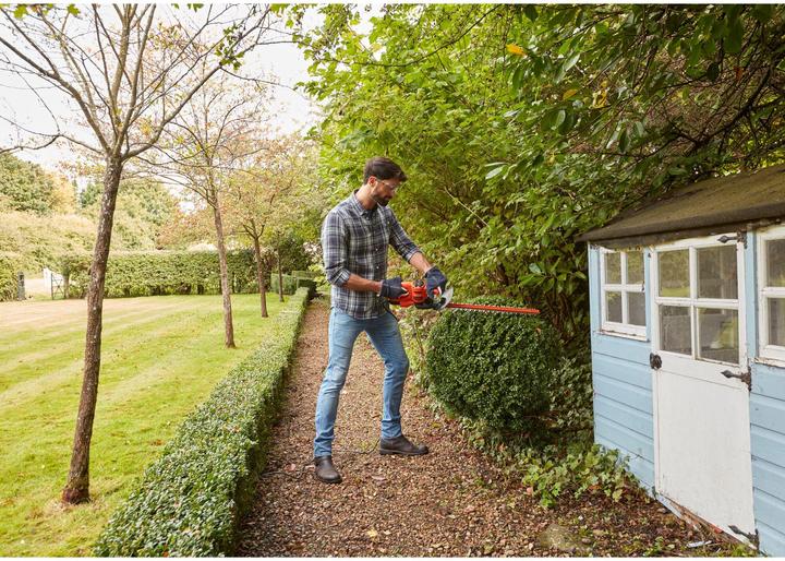Actual product image Black & Decker Blac hedge trimmer BEHT251QS 450W 50 cm blade length, 18 mm cutting thickness (Electrical connection)