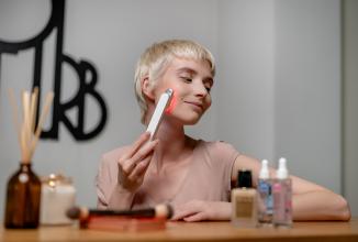 Actual product image Humanas Sonic facelift massager with EMS function Aurora - white