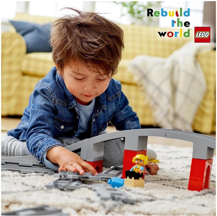 Actual product image LEGO Railway bridge and rails (10872)
